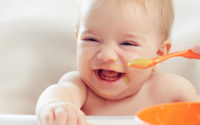 Jak a kdy se dítě učí jíst samo?